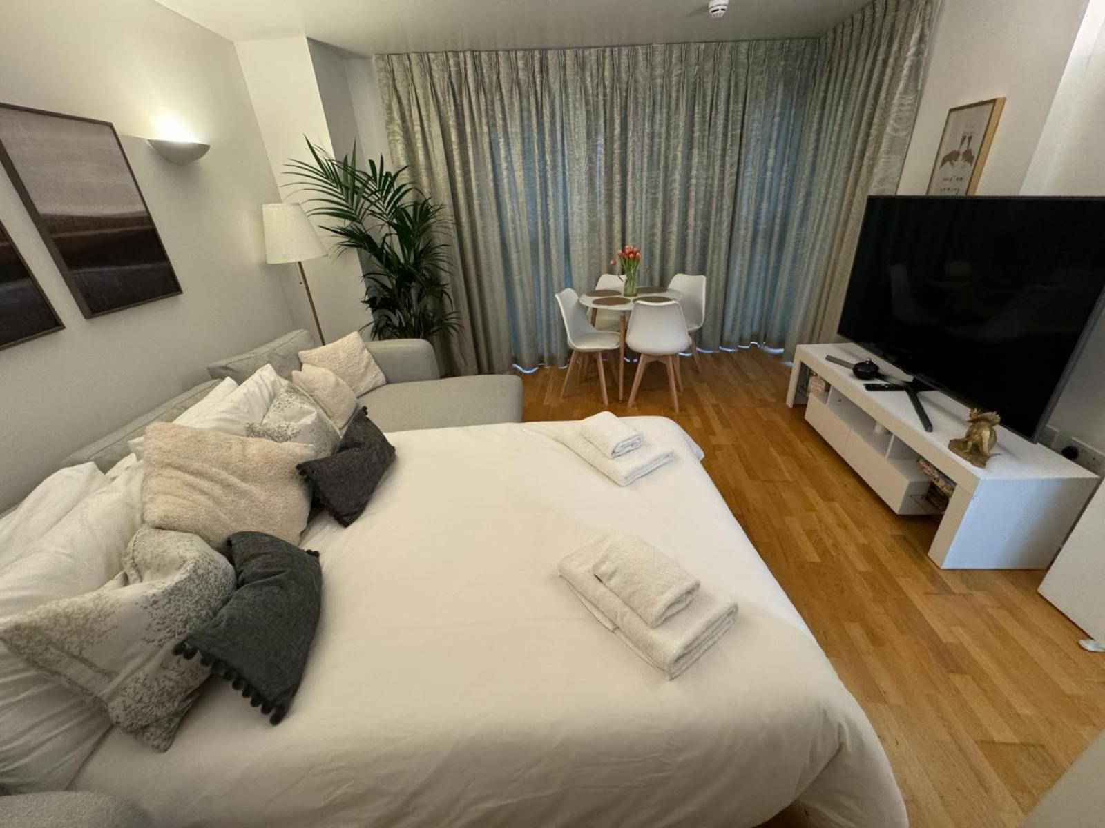 Luxury Apartment In Canary Wharf Λονδίνο Εξωτερικό φωτογραφία